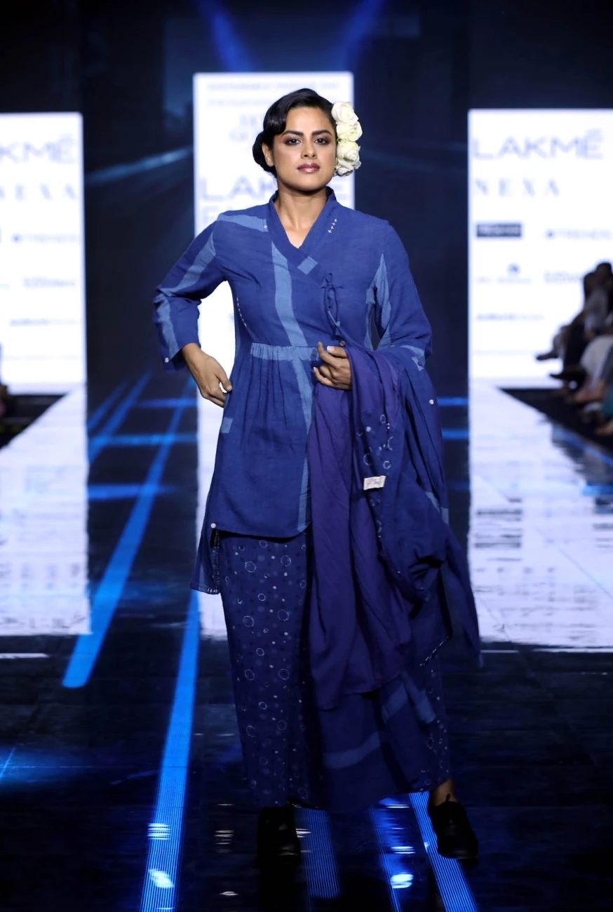 Indigo Button Dress Dotted Pants Paired With Tie-Cross Tunic 3 Indigo Button Dress Dotted Pants Paired With Tie-Cross Tunic