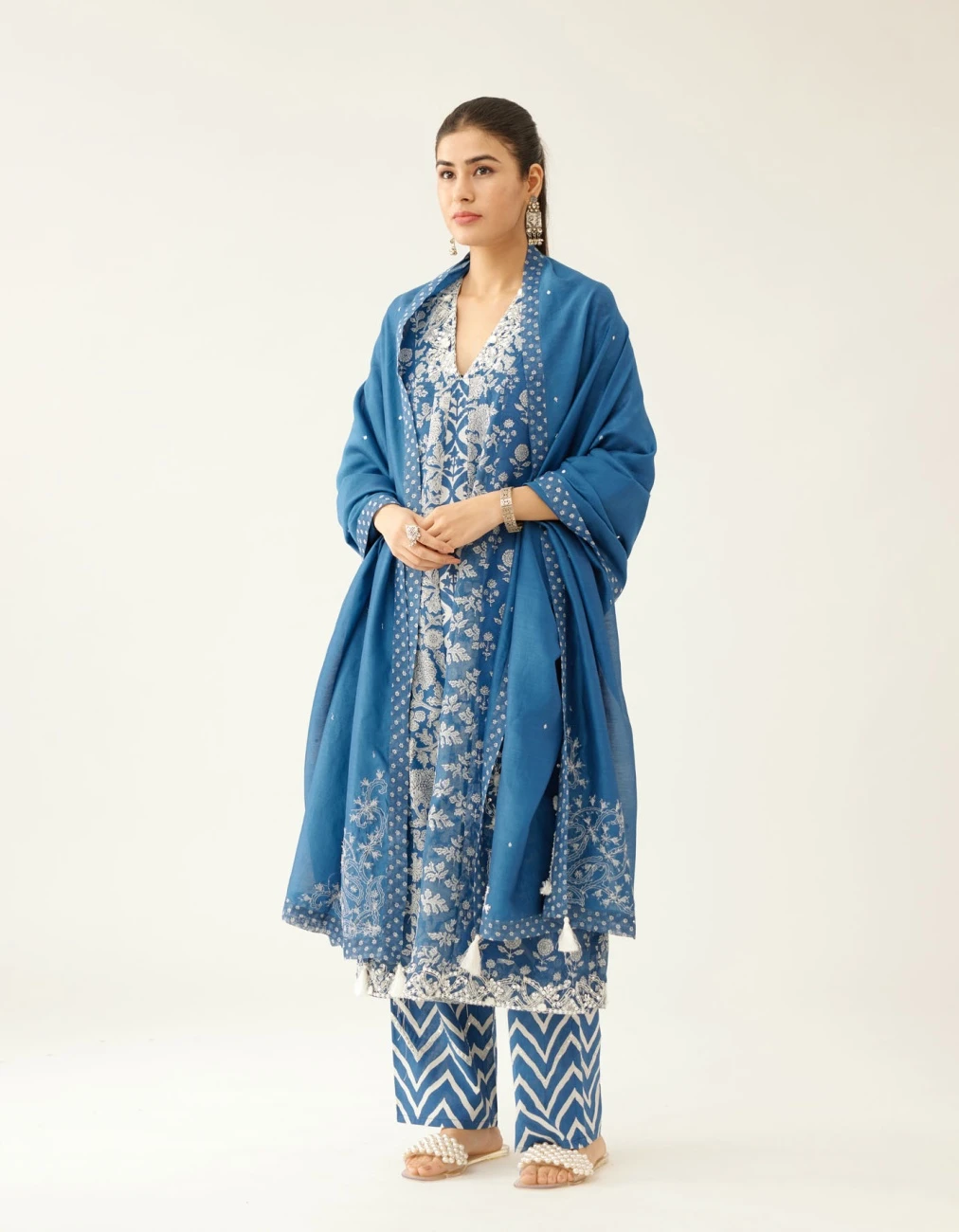Blue Hand Block Printed Kurta Dress Set With A V Neck 3 Blue Hand Block Printed Kurta Dress Set With A V Neck