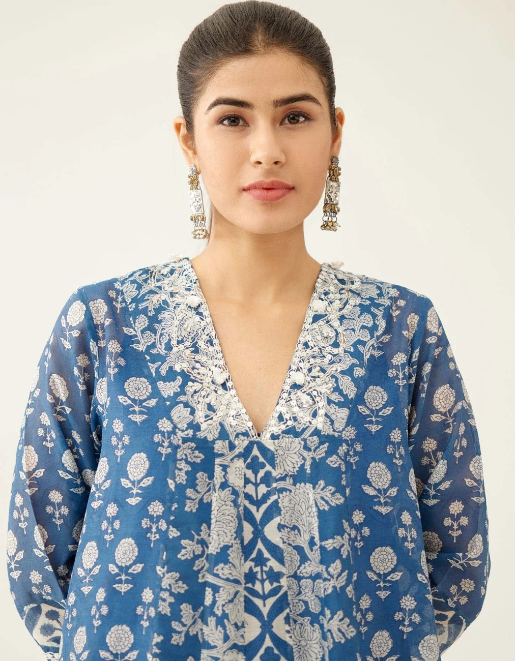 Blue Hand Block Printed Kurta Dress Set With A V Neck 7 Blue Hand Block Printed Kurta Dress Set With A V Neck - Image 5