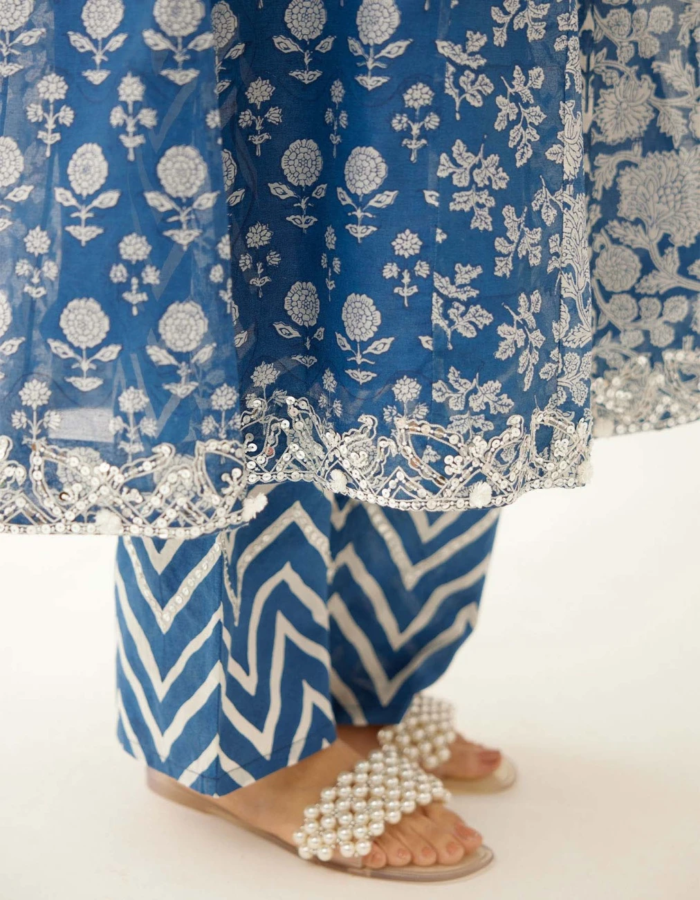 Blue Hand Block Printed Kurta Dress Set With A V Neck 8 Blue Hand Block Printed Kurta Dress Set With A V Neck - Image 6