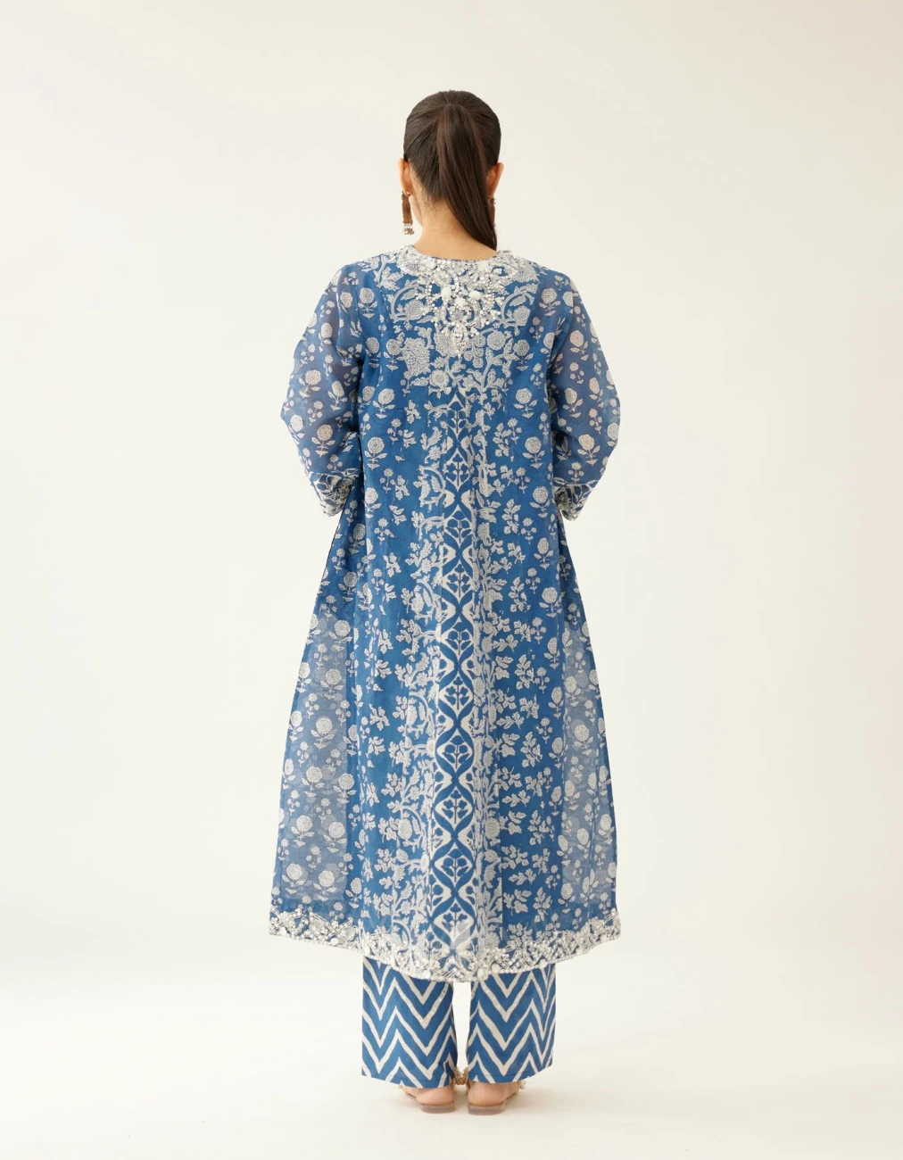 Blue Hand Block Printed Kurta Dress Set With A V Neck 9 Blue Hand Block Printed Kurta Dress Set With A V Neck - Image 7