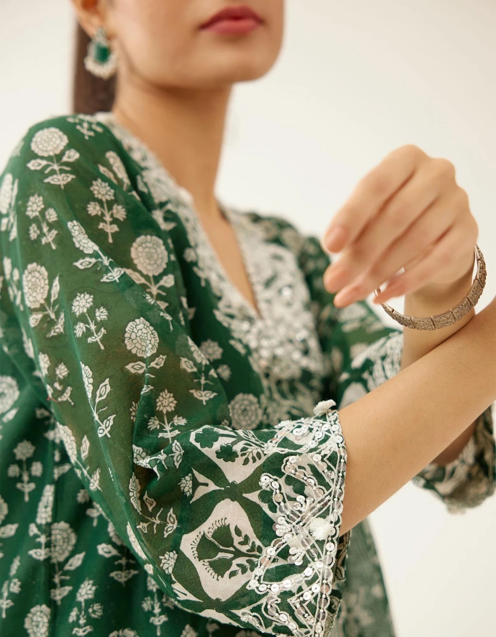 Green Hand Block Printed Kurta Dress Set With A V Neck 7 Green Hand Block Printed Kurta Dress Set With A V Neck - Image 5