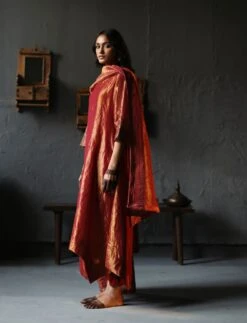 Red Dress Handloom Tissue Kurta Set 11 Red Dress Handloom Tissue Kurta Set -Ethereal Styles asymrdtsunvrtnset3