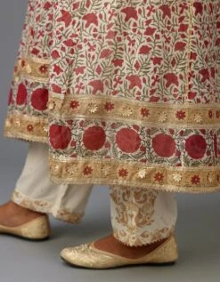 Red And Off White Hand Block Printed Kurta Dress Set 14 Red And Off White Hand Block Printed Kurta Dress Set -Ethereal Styles at086